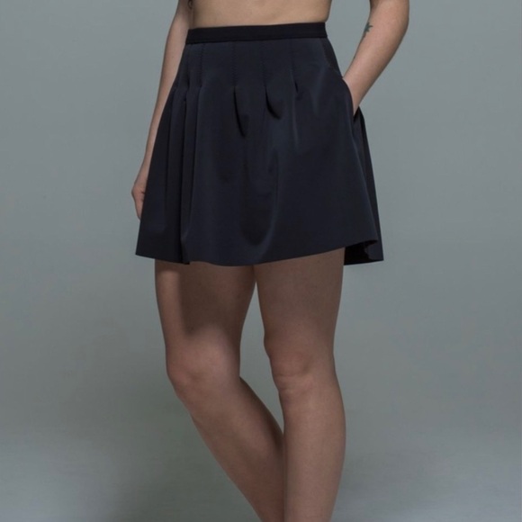 NWT Lululemon Future Varsity Skirt Black Size 6